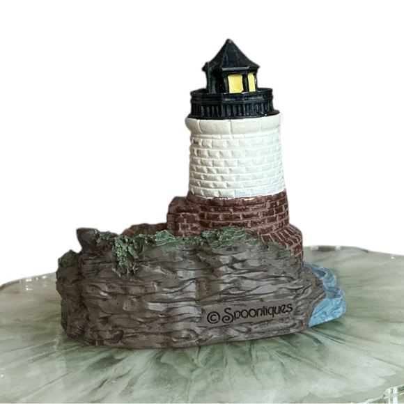 Spoontiques Castle Hill Lighthouse Figurine Beach Decor - Picture 4 of 7